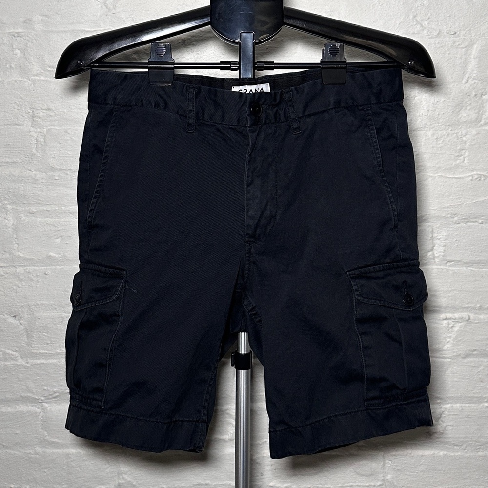 Grana Men's Black Cargo 8in Shorts